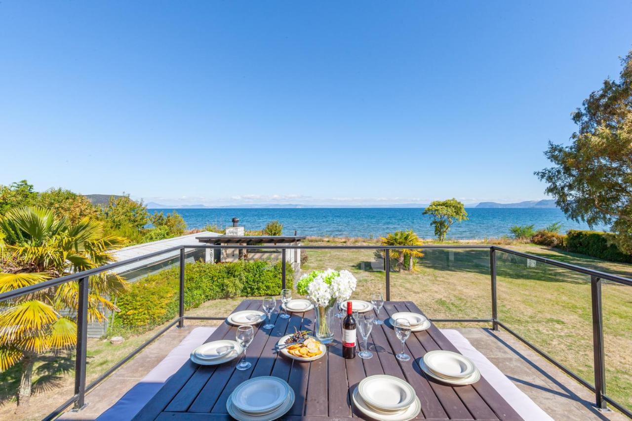 Lakefront Villa - Waitahanui Holiday Home Exterior photo